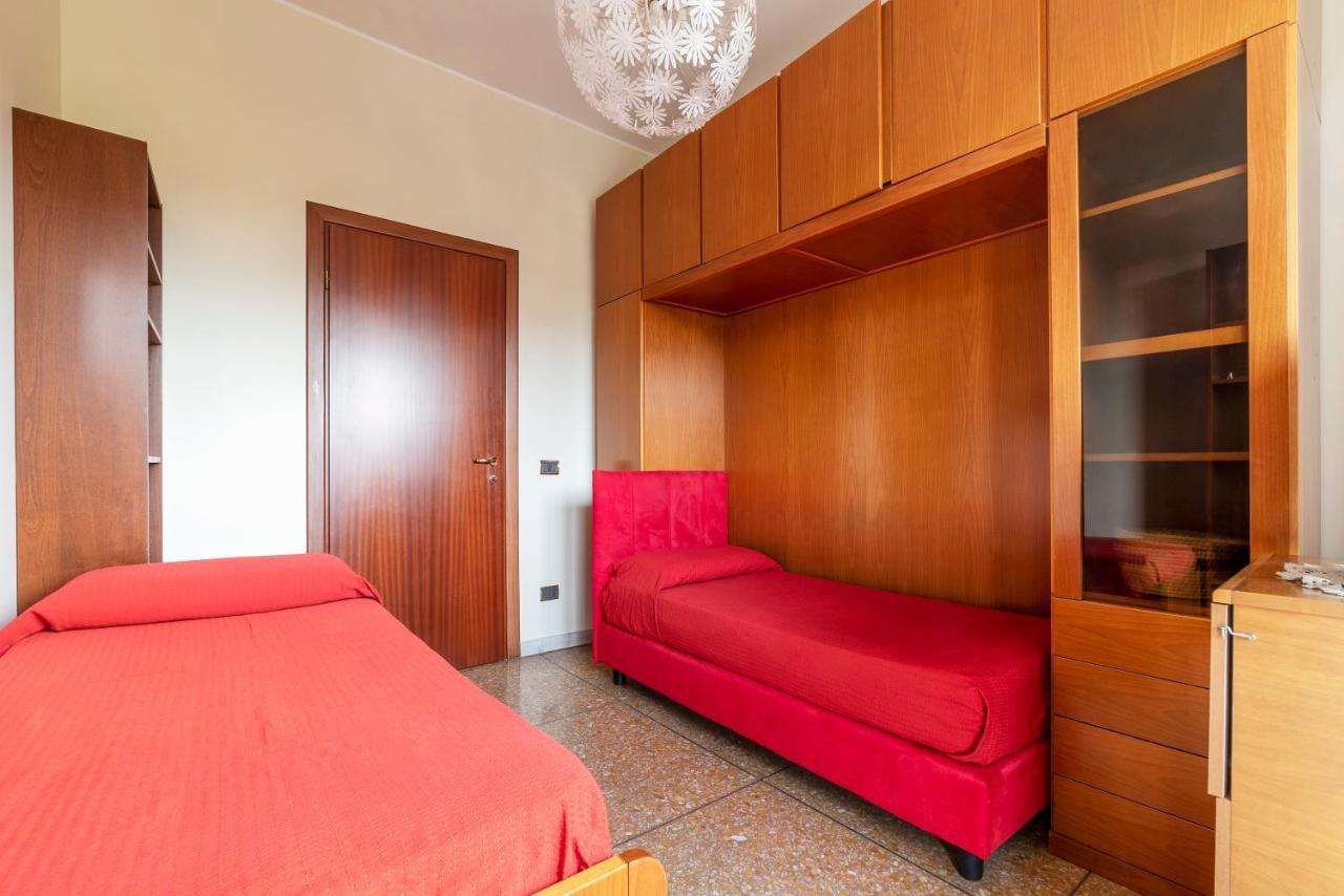 Monteverde Roomy Apartment Sun And Flowers Řím Exteriér fotografie